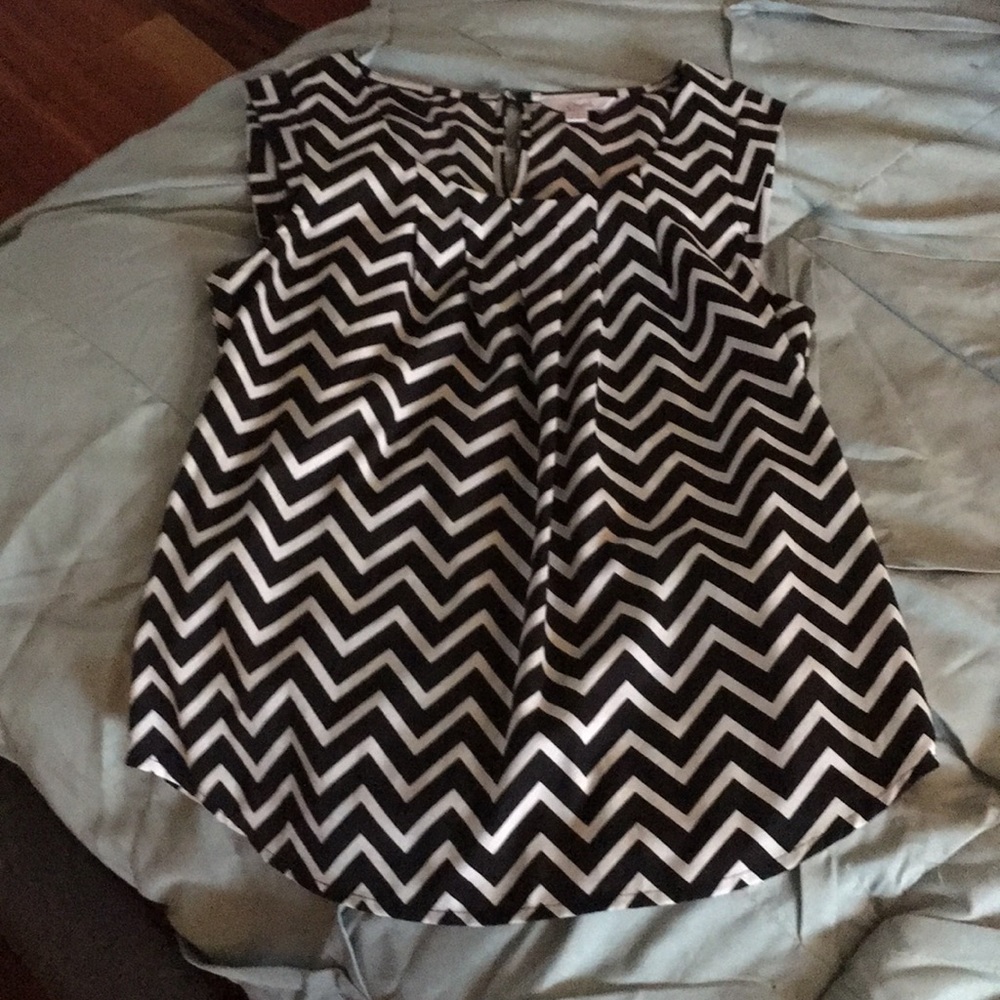 Short sleeve top
